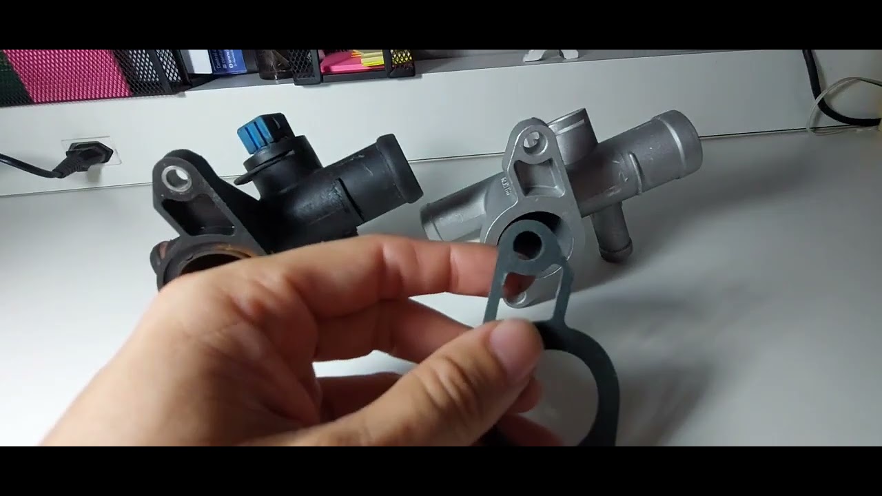 Flange de Plástico ou de alumínio? características gerais. cod: 06A121133J