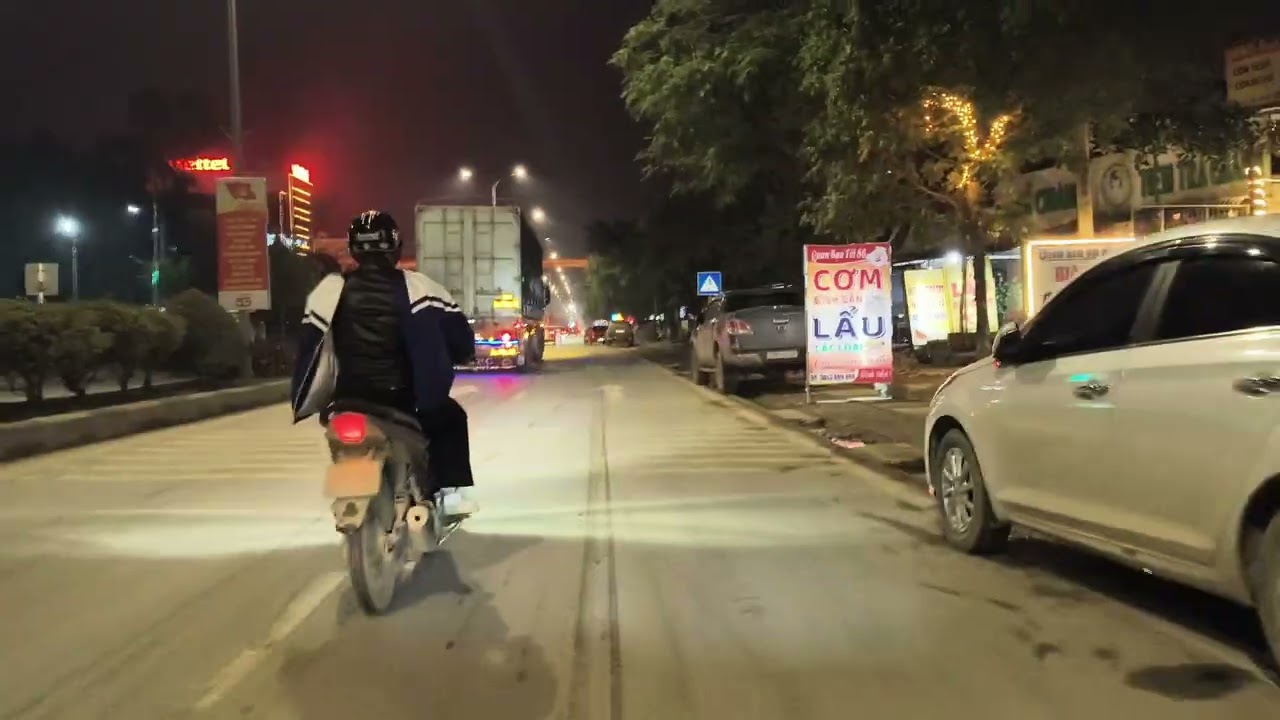 Dạo phố cùng ông những đêm cuối năm