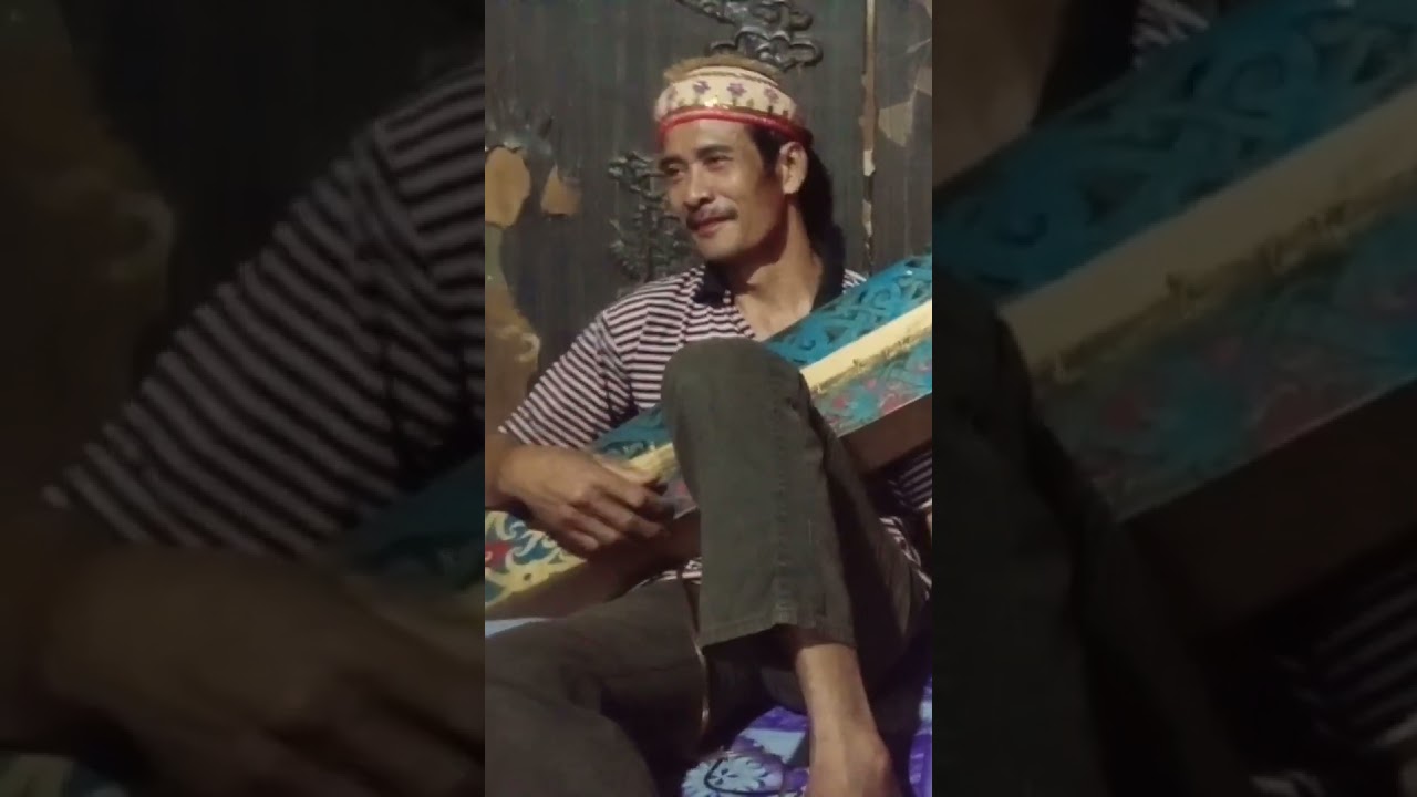 alunan musik sapeq tradisional