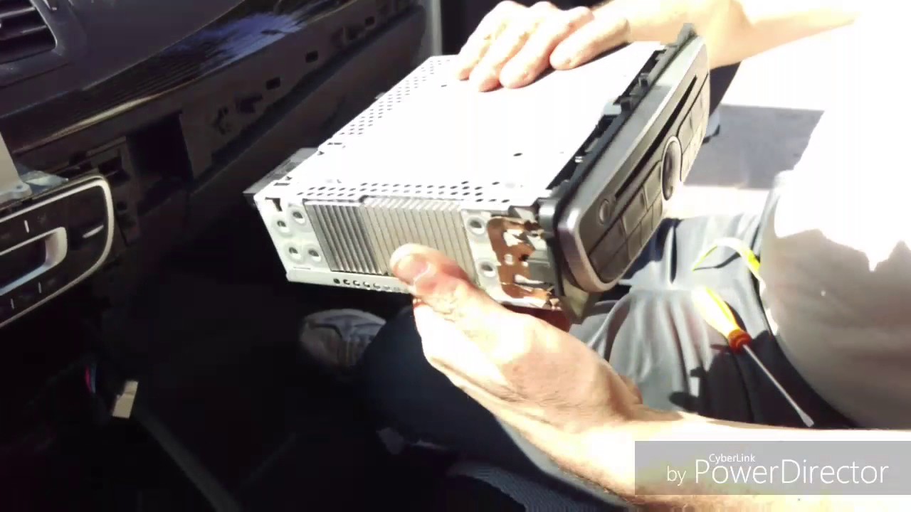 Car radio replacement - Renault Megane III - Sostituzione autoradio Renault Megane III