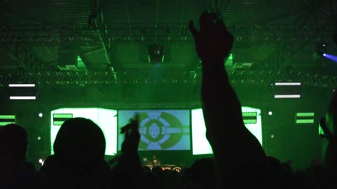 Carl Cox @ Mayday 2010 You Make My Day