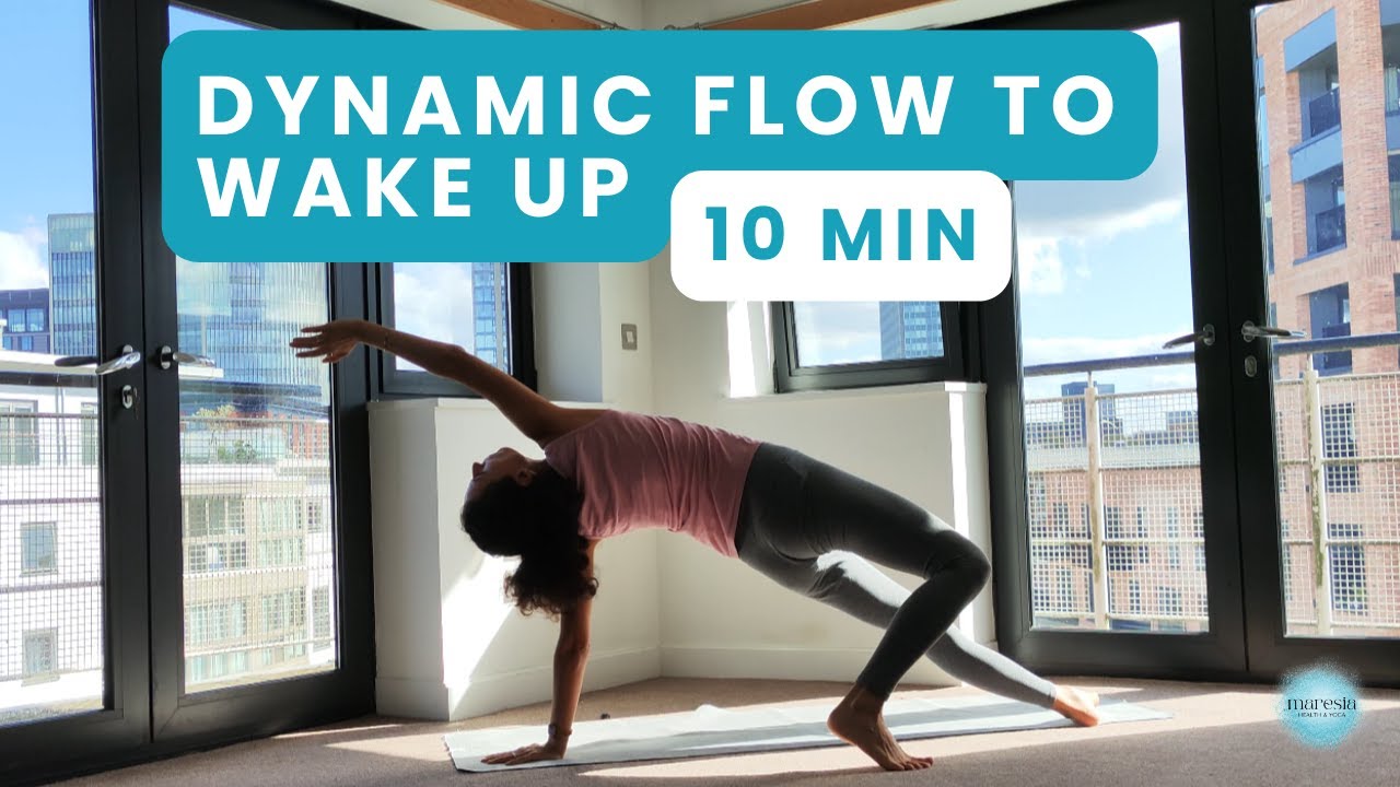 Morning Dynamic Yoga Flow to Wake Up - 10 Minute Mindful Flowing