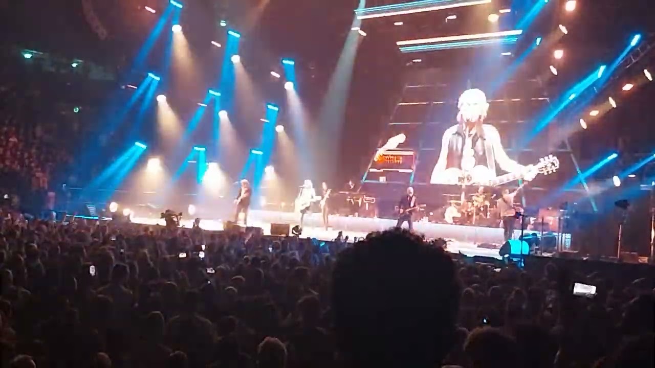Lambrusco & popcorn – Ligabue (Mediolanum Forum, Assago – Dedicato a noi indoor tour)