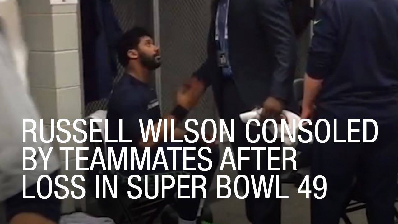 Russell Wilson Consoled By Teammates After Loss in Super Bowl 49