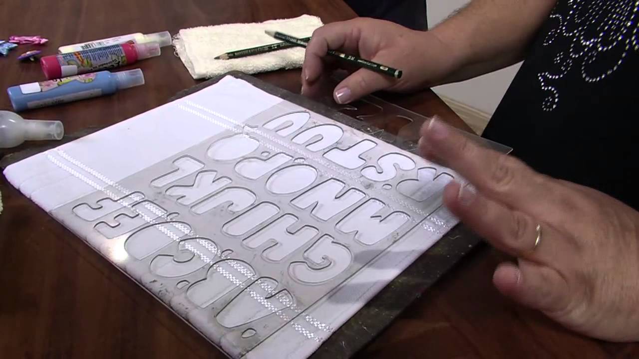 Toalha personalizada por Lucia Luzzi - 24/05/2013 - Mulher.com -  P1/2