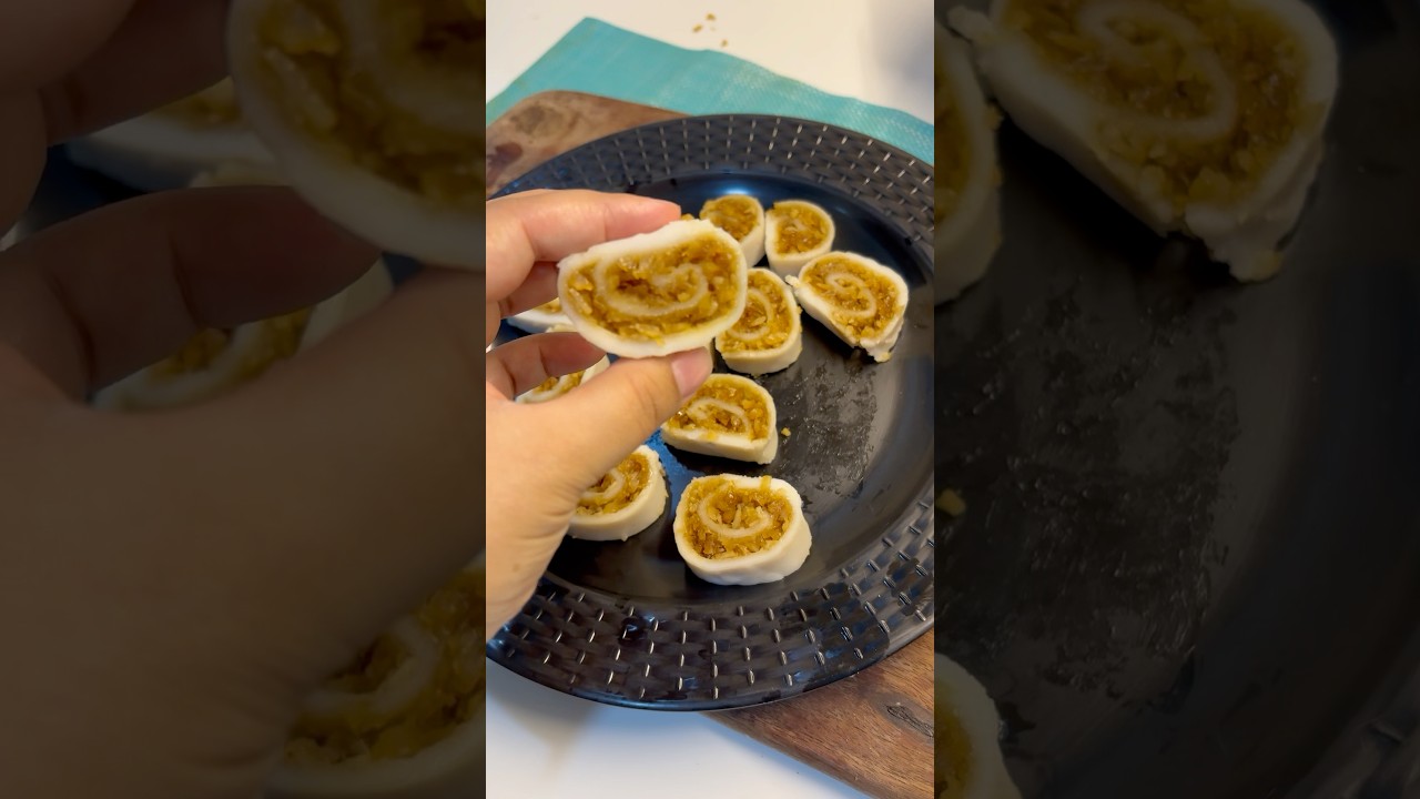 Spiral bhapot dia pitha #ytshorts #bhapotdiapitha #pitha #assamesefood