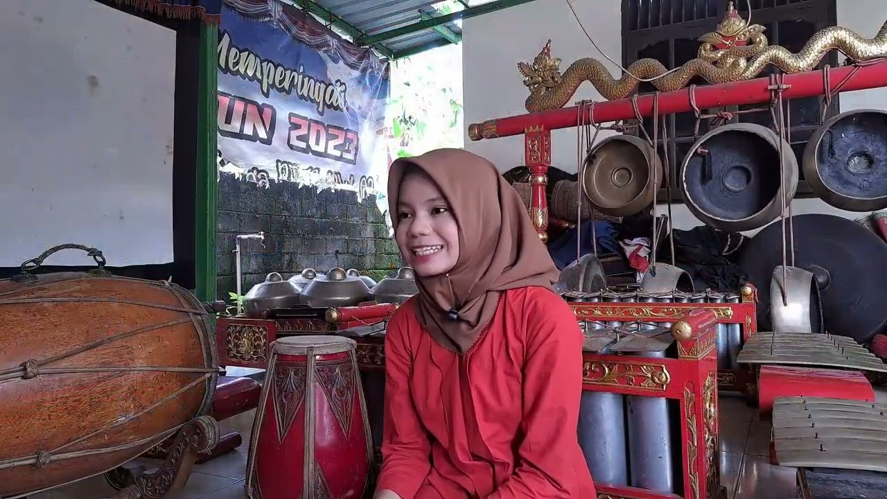 Gatra Tembang Sinom: Harmonisasi Literasi Budaya Jawa