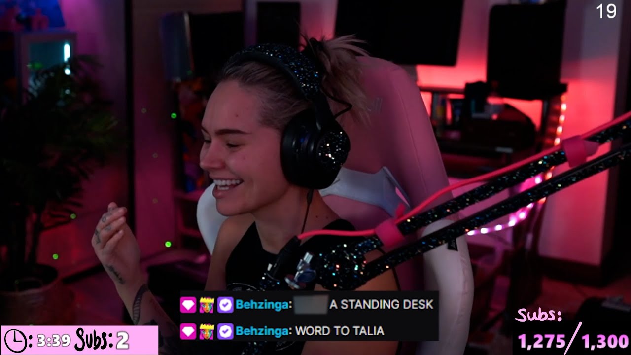 Behzinga Joins Talia Mar's Stream 🤣