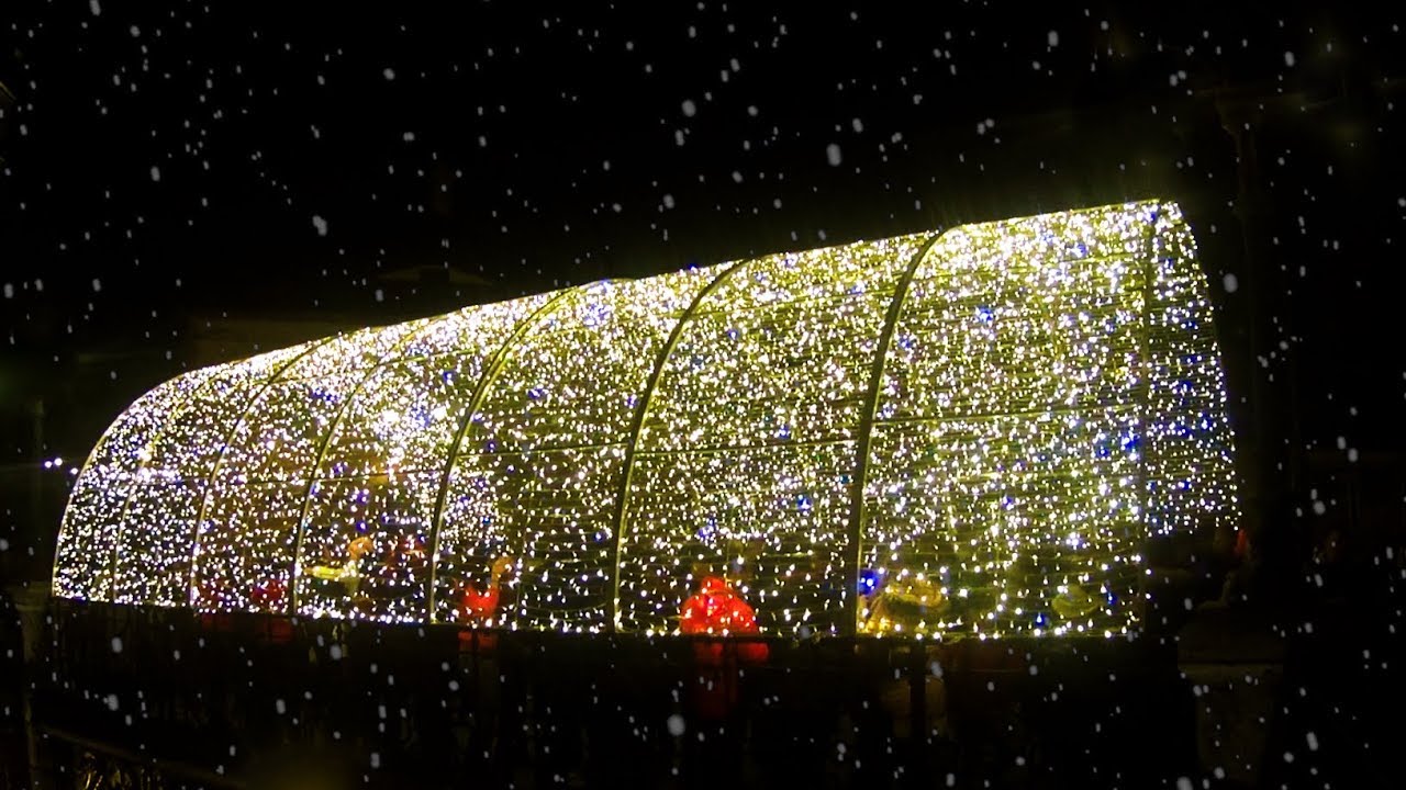 Sibiu Christmas Market lights up on Bridge Of Lies 2017