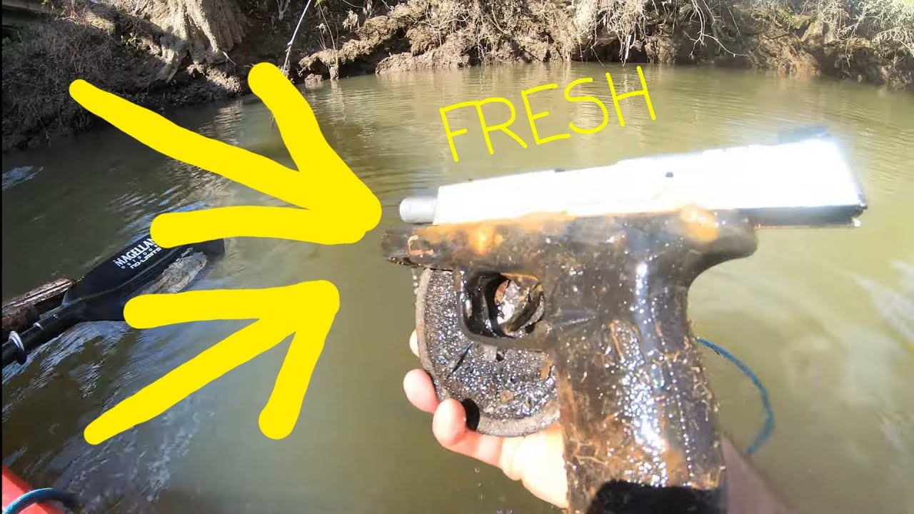 INCREDIBLE!!!GUNS! GUNS! GUNS! Huge Gun Cache Magnet Fishing 2020 #homicide #truecrime #gun #art