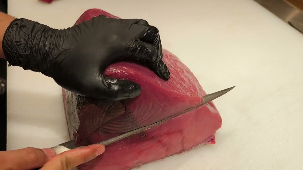 #tuna #maguro #sashimi #akami #chutoro