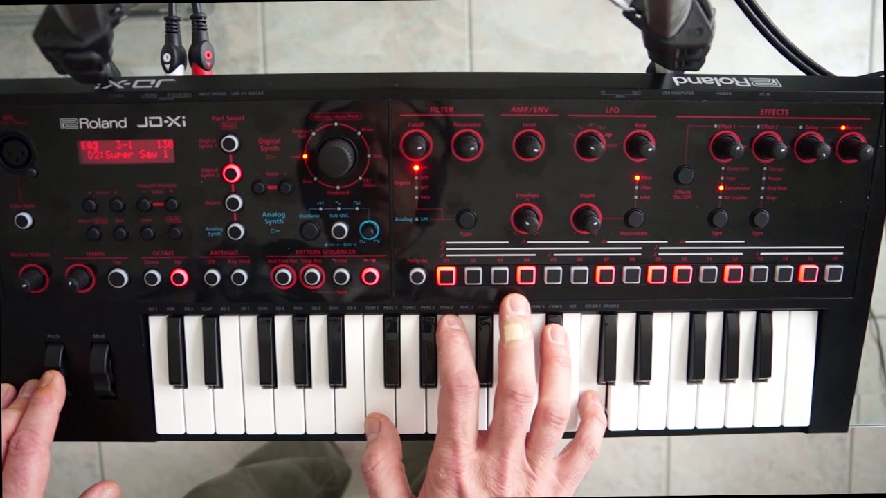 ROLAND JD-XI Live Trance Station