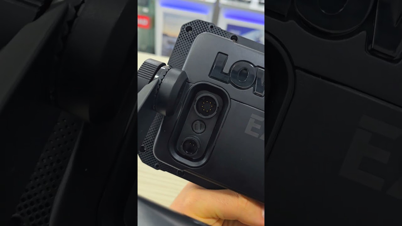 Quelles sont lis différences entre le sondeur gps LOWRANCE HOOK REVEAK et Lowrance EAGLE ? 