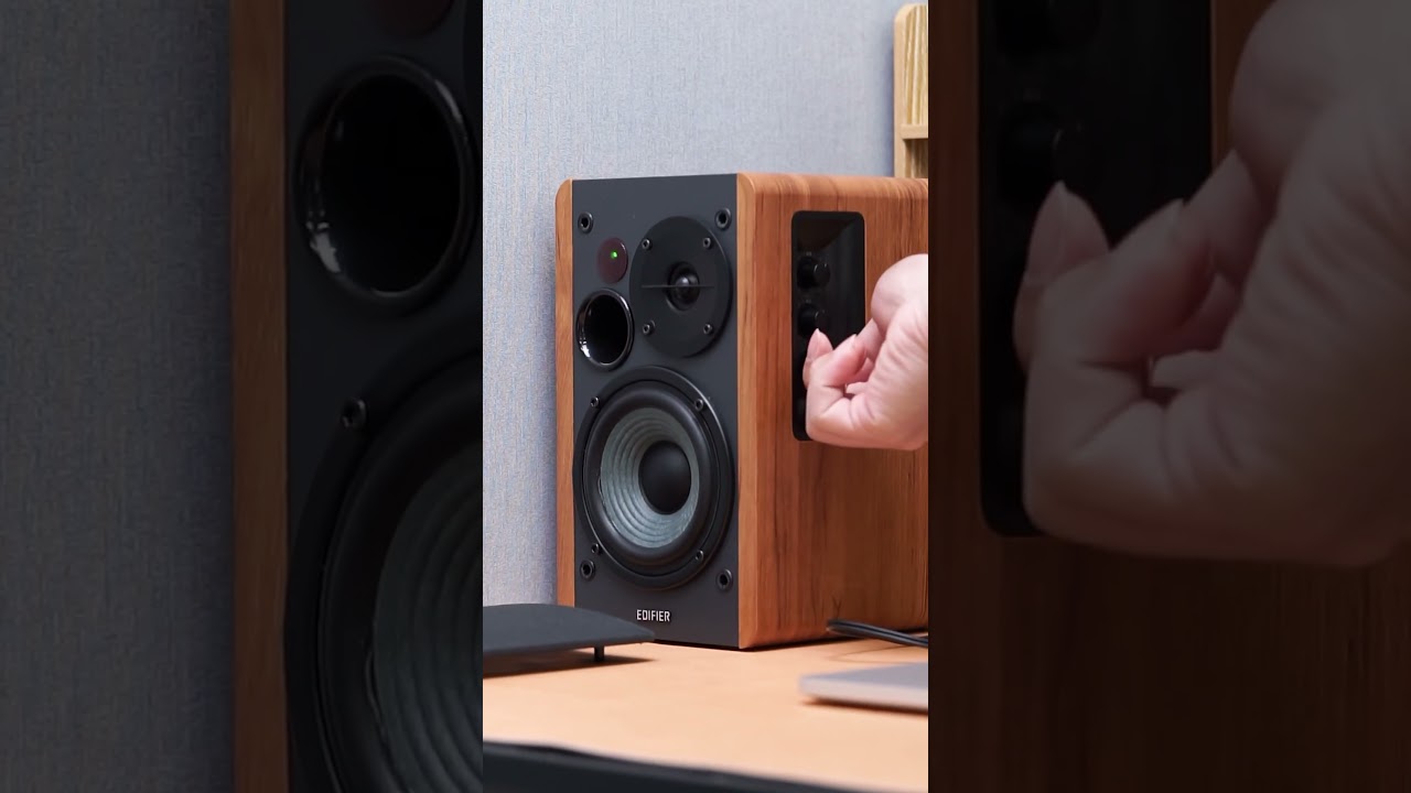 R1280DB renaissance for an old classic; R1280DB powered bluetooth speakers by Edifier. 💗🎧