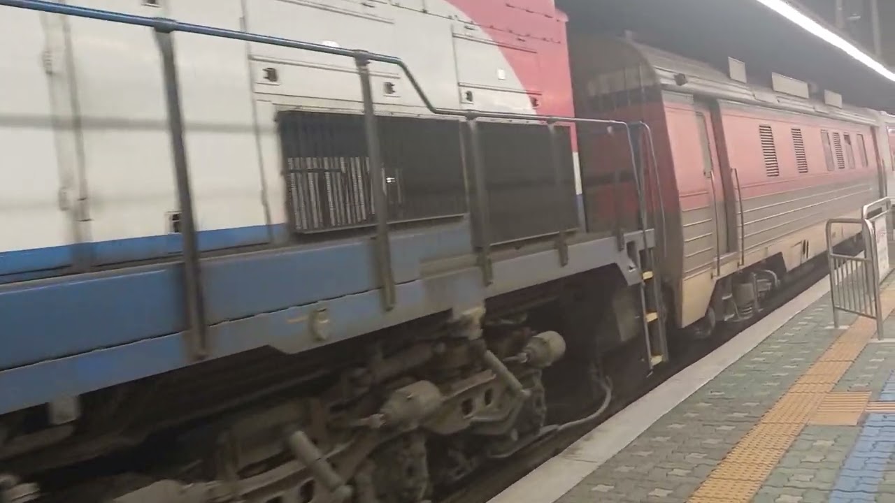 7474호 7400호대 디젤기관차 용산행 발차 수원역 무궁화호 리미트 장대형 클래식 나뭇결 열차 (한국철도공사)무궁화호 