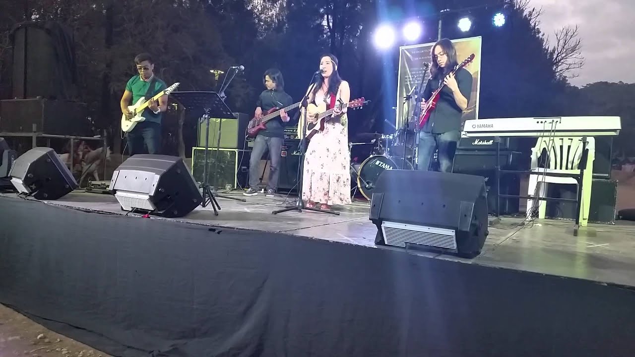 Napapangiti - Laura