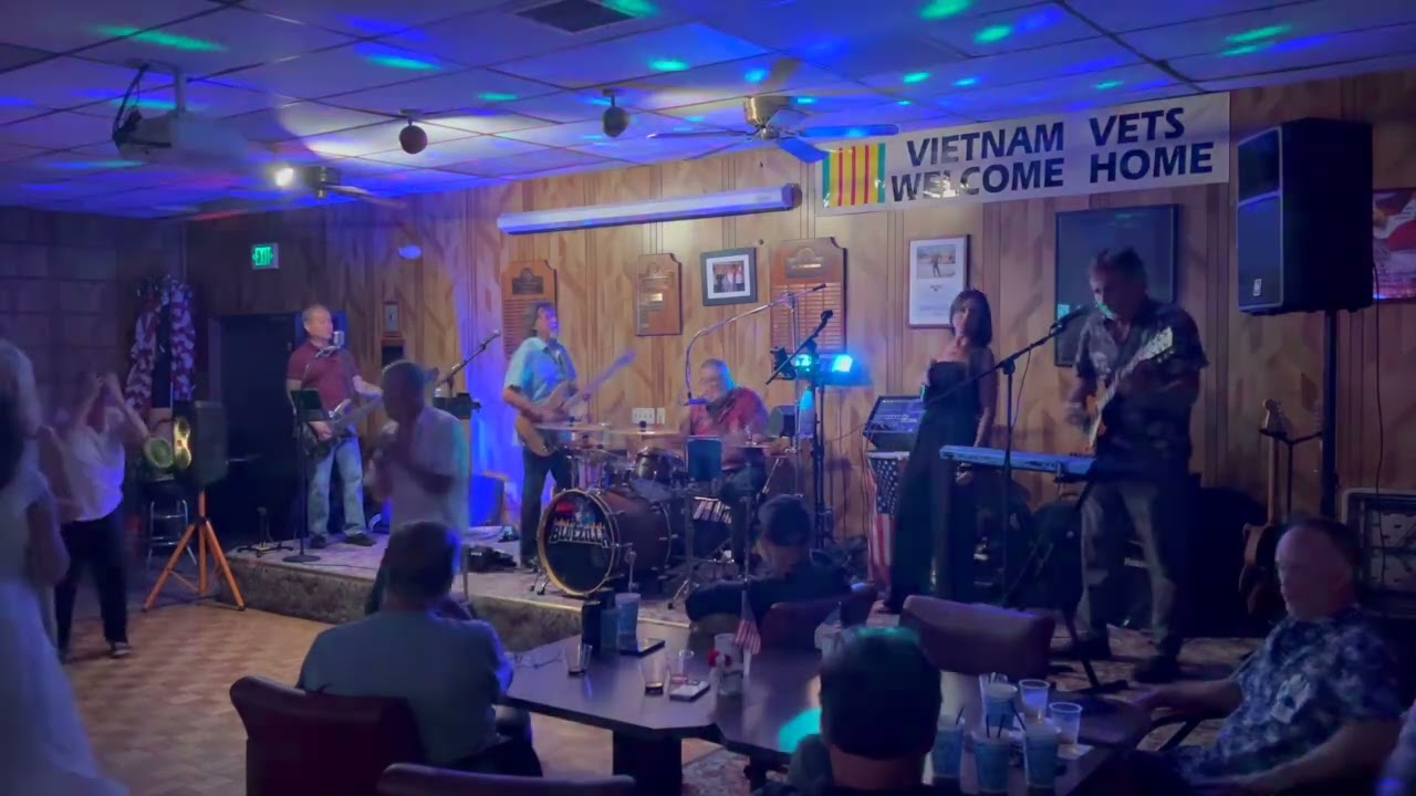 &ldquo;Walk Like an Egyptian&rdquo; Bluezilla (featuring guest vocalist Casey)