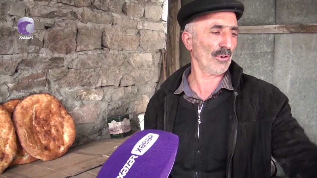 İllərdir dəyişməyən ənənə - Qonşular birləşərək təndir çörəyi bişirirlər