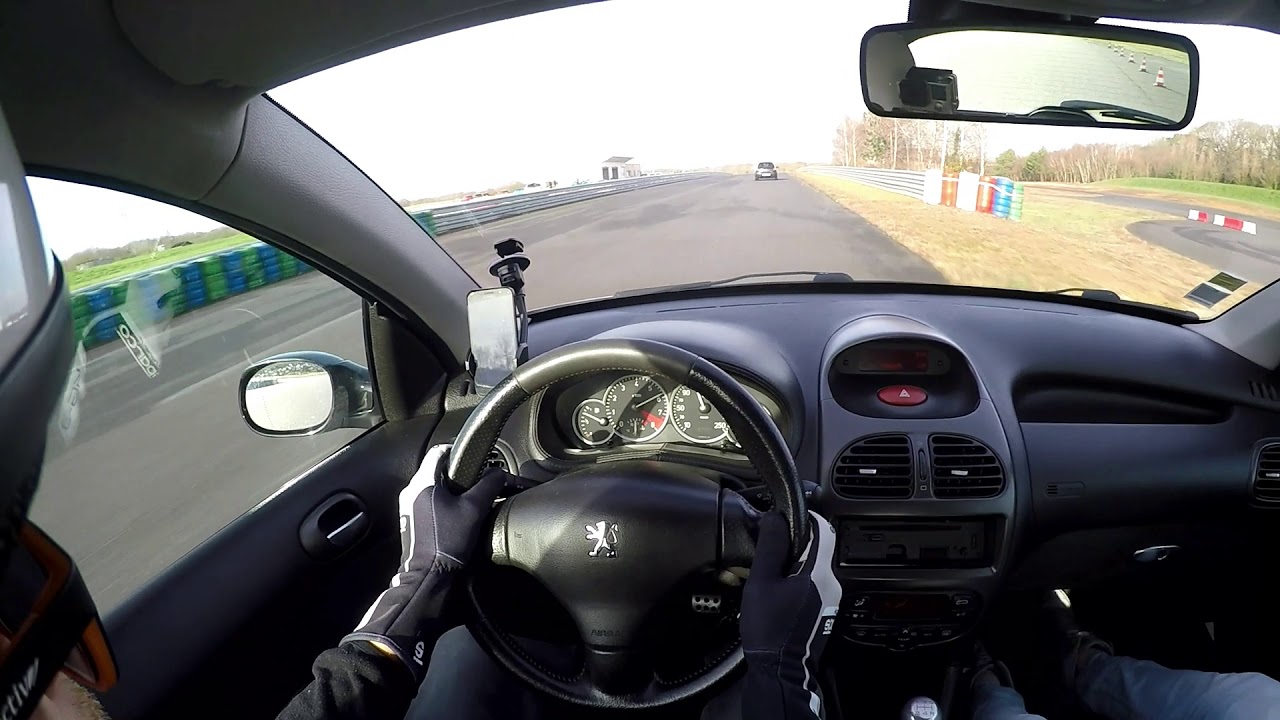 Circuit fay de bretagne 206RC vs Clio 3 RS