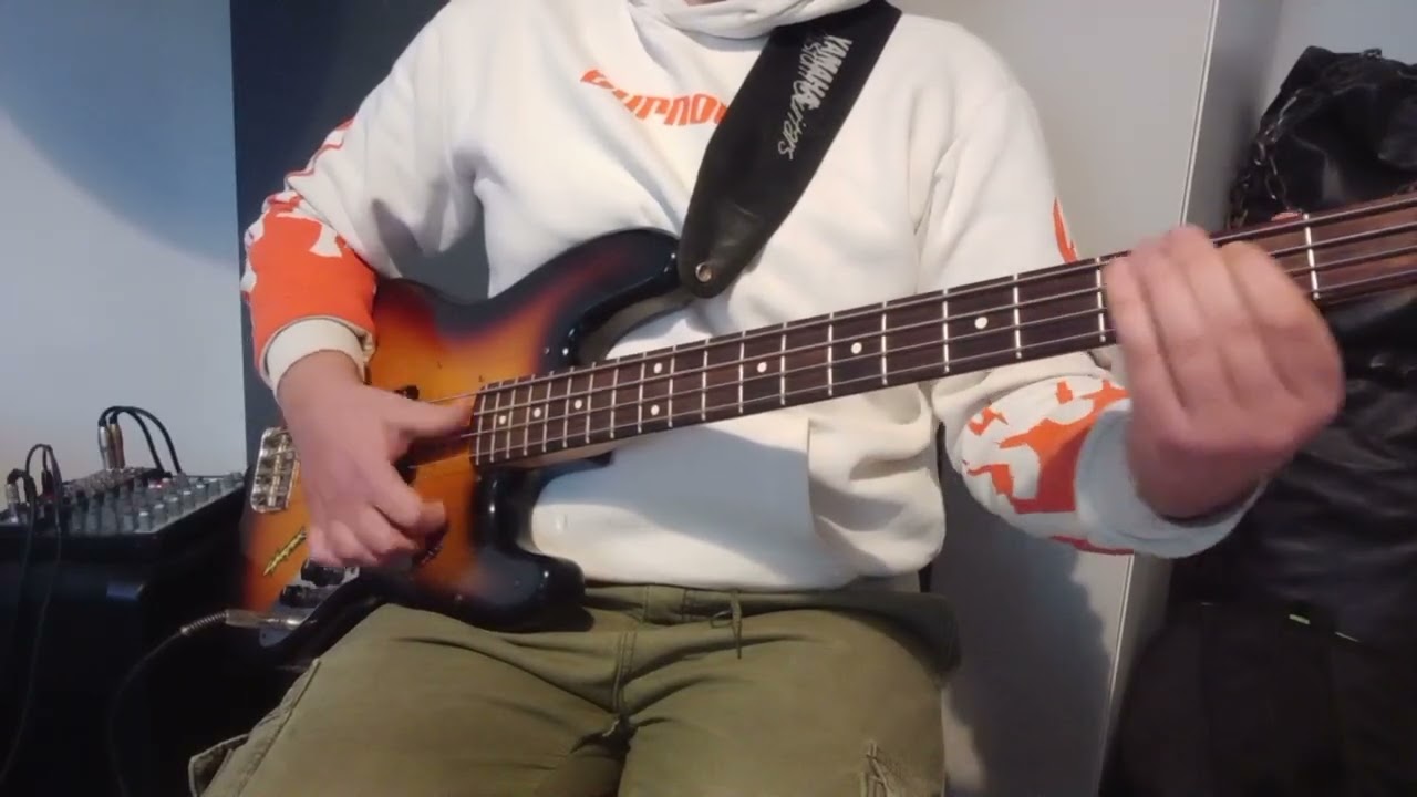Michael Jackson: get on the floor, bass cover