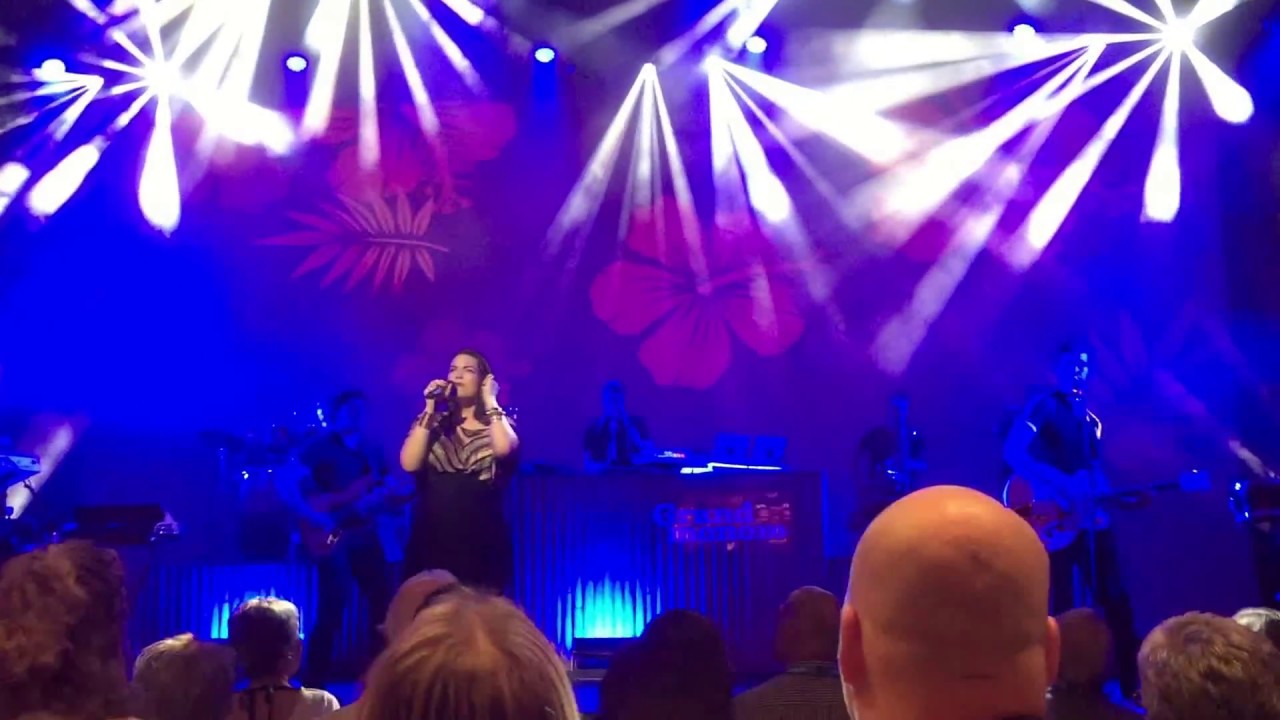 Caro Emerald  -  A Night like This  (Southend 2017)