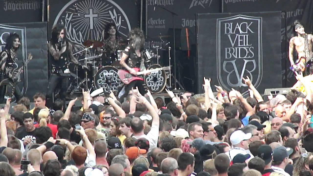 Black Veil Brides - Perfect Weapon @ Rock On The Range 2011