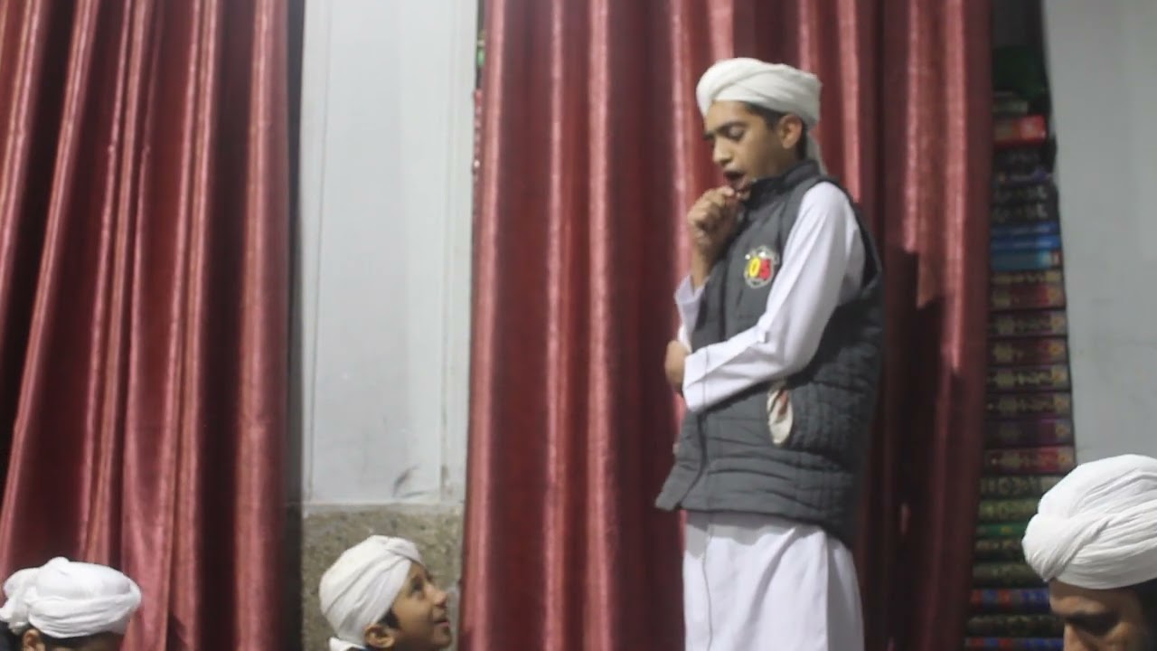 ماشاءاللہ بچہ خوبصورت اواز میں نعت شریف پڑھ رہا ہےماشاءاللہ بچہ خوبصورت اواز میں نعت شریف پڑھ رہا @