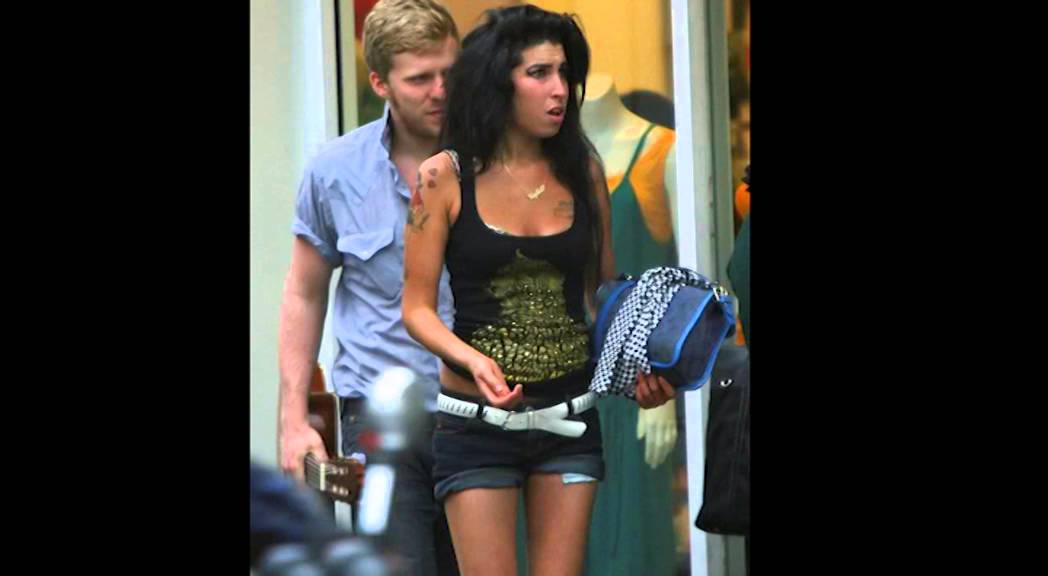Amy Winehouse - Addicted (live)