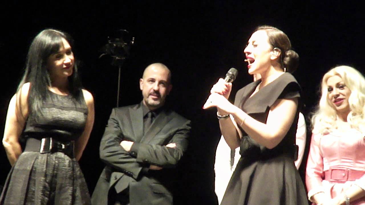 MONICA NARANJO DUETO CON SUSANA  ZABALETA.EN EL METROPOLITAN.2012.