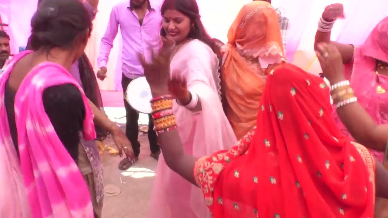 देहाती भाभियों जबरजस्त देहाती बैंड बाजा डांस #बघेली_डांस_रीवा #baghelidance #dance #dehatidance 