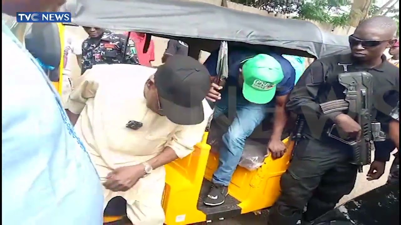 (TRENDING VIDEO)  Obasanjo Rides Tricycle In Abeokuta
