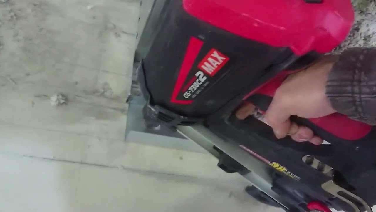 @maxcoltd MAX マックス株式会社 ガス式  コンクリートピン打機 ガスネイラ GS-738C2 軽鉄 ランナー打ちやすい👌