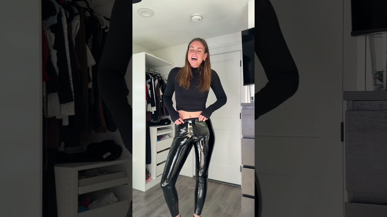 or catwoman 🐈&zwj;⬛ #leatherpants #latexpants #halloweencostume #spookyseason