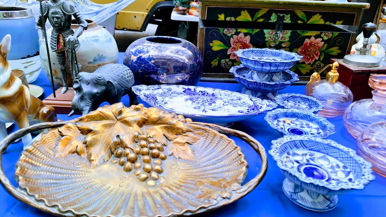 Paris France🇨🇵CHEAP CLOTHES and things shopping  Paris💰FLEA MARKET🪞MARCH&Eacute; aux PUCES🏺4KHDR Thrifting