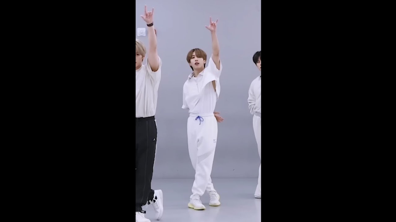 Stray Kids 'CASE 143' HAN Focus Dance Practice (Vertical Cam Ver.)