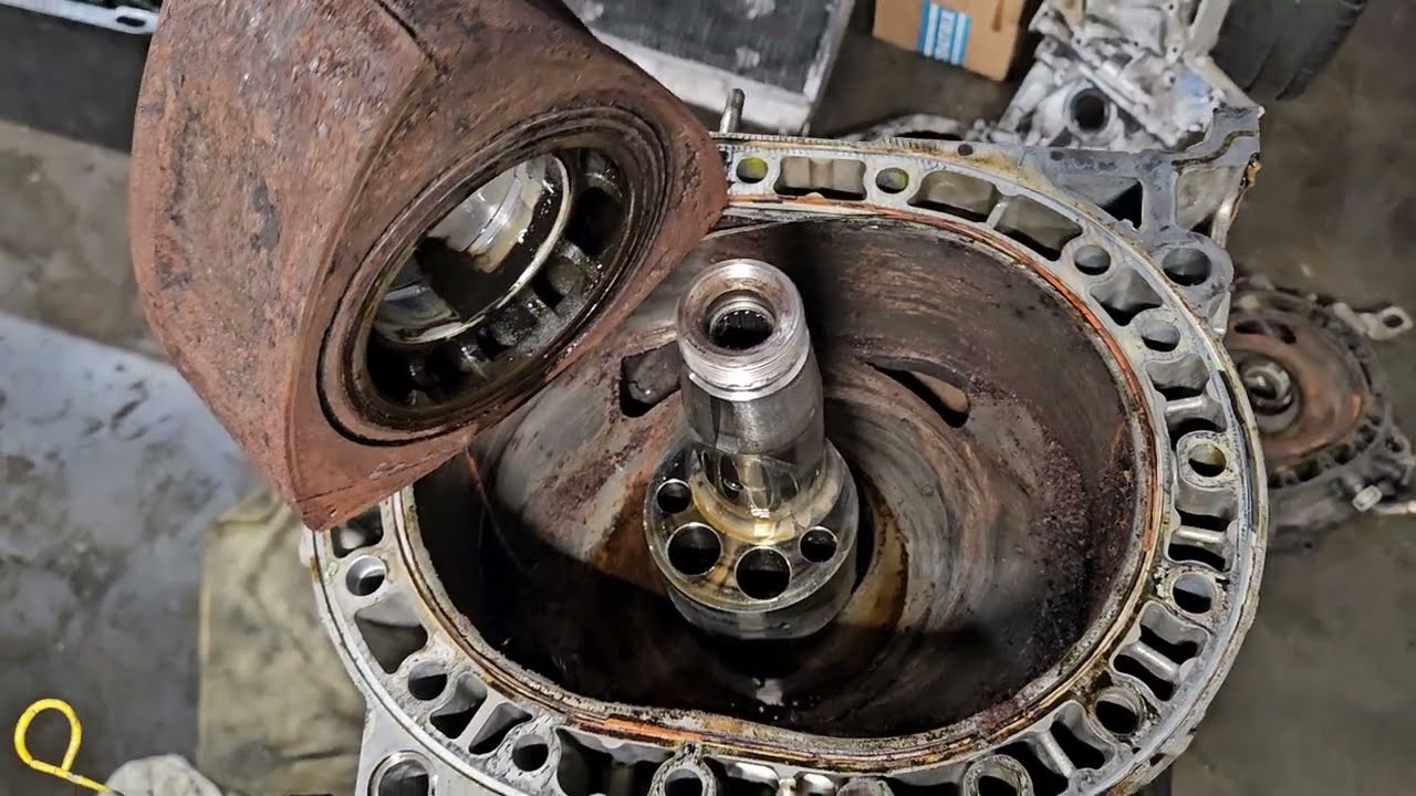 Blown up RX8 motor, coolant seal failure and rust everywhere - quick look at the damage