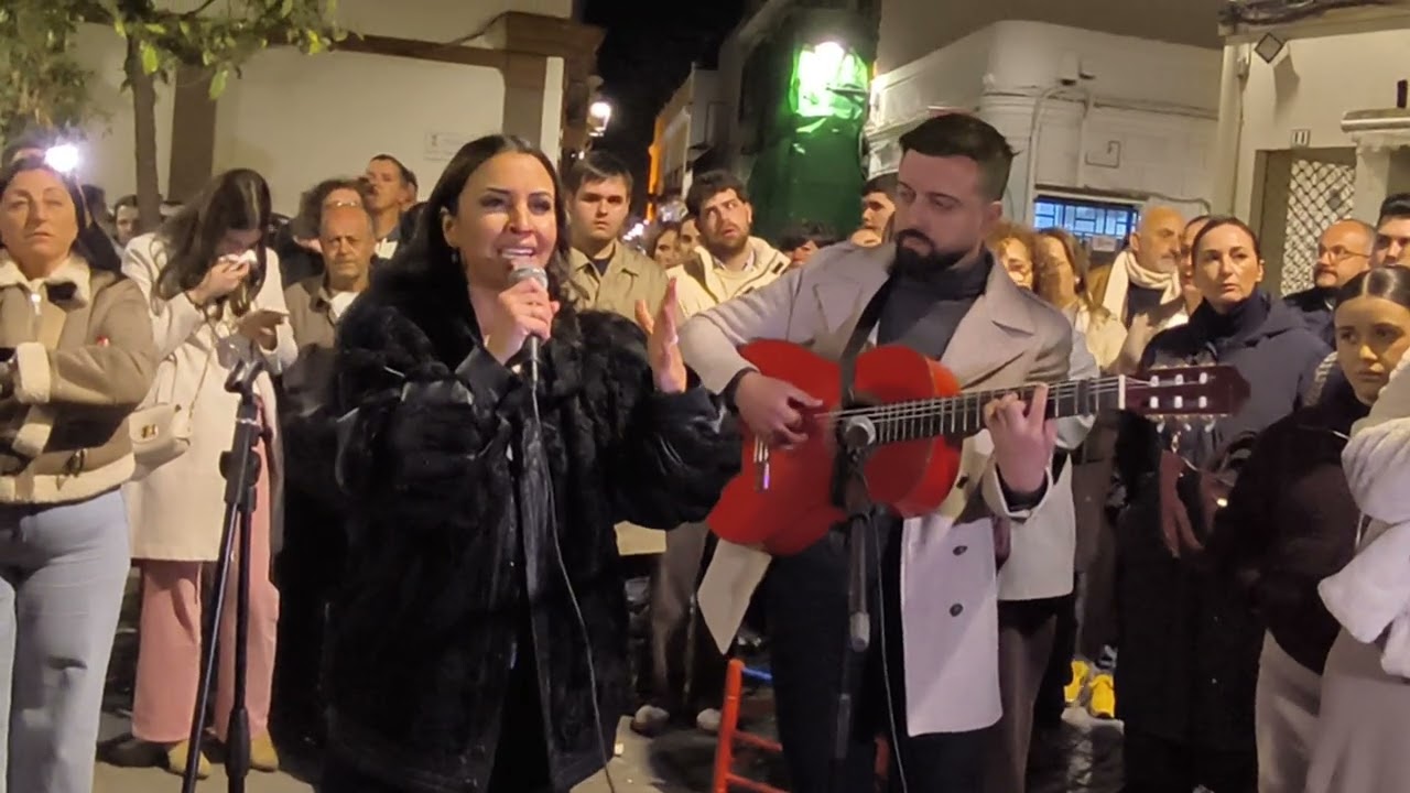 Rocio Gómez La Luvera  canta la Salve al Simpecado de Isla Cristina con Miguelín a la guitarra