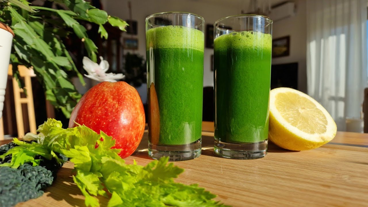How to Make the Perfect Green Juice | Recipe & Health Benefits - Turn on [CC] for information