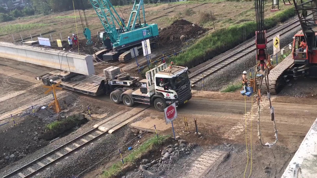 Erection girder jembatan 0+225 Interchange Lawang (Tol Pandaan-Malang)