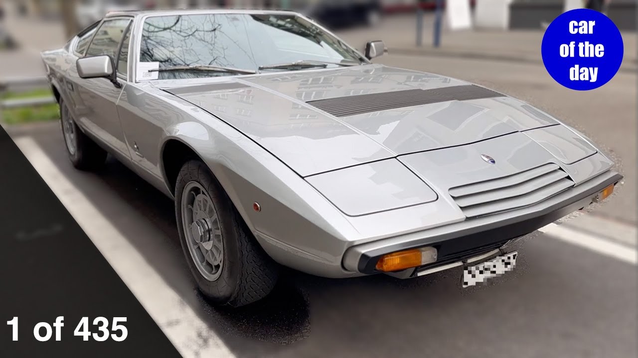 Maserati Khamsin w mieście: srebrny spektakl klasycznej elegancji