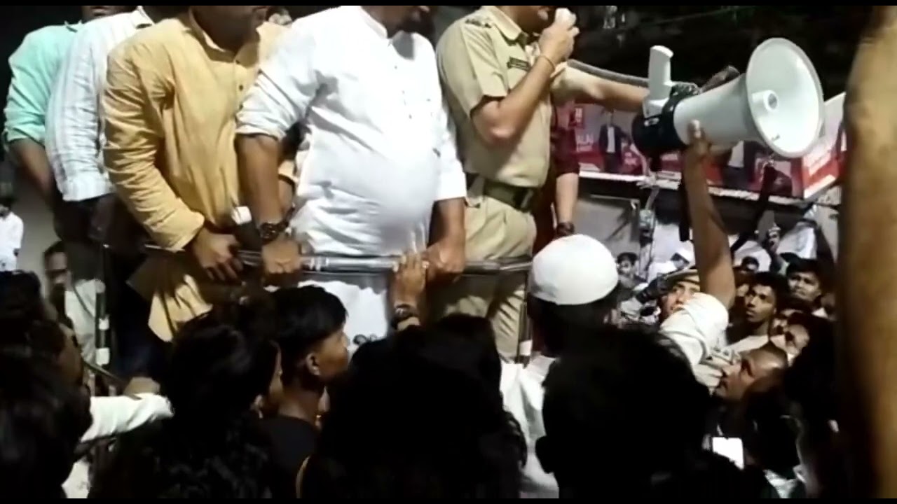 Badarpur fight on road