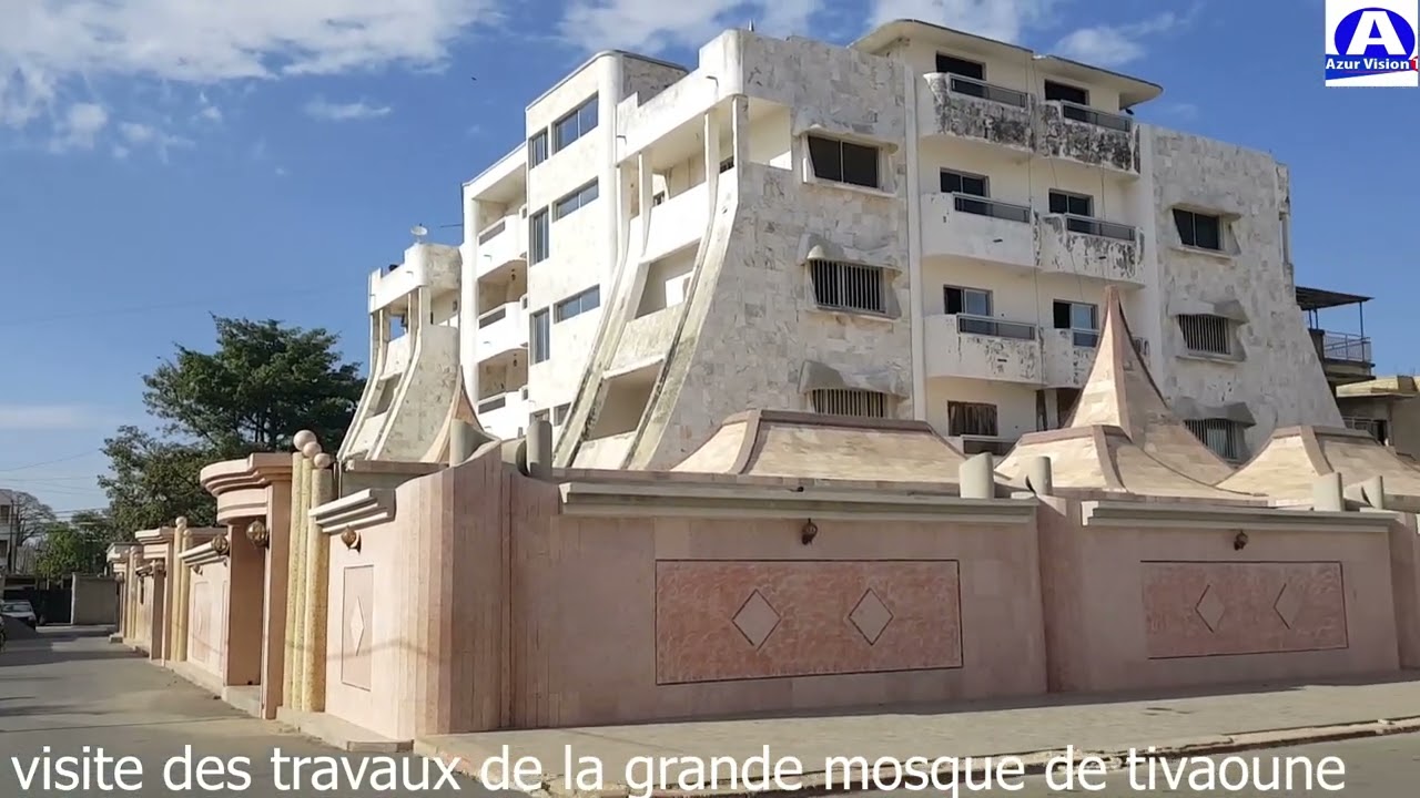 Visite des travaux de la grande mosqu&egrave;e de tivaoune