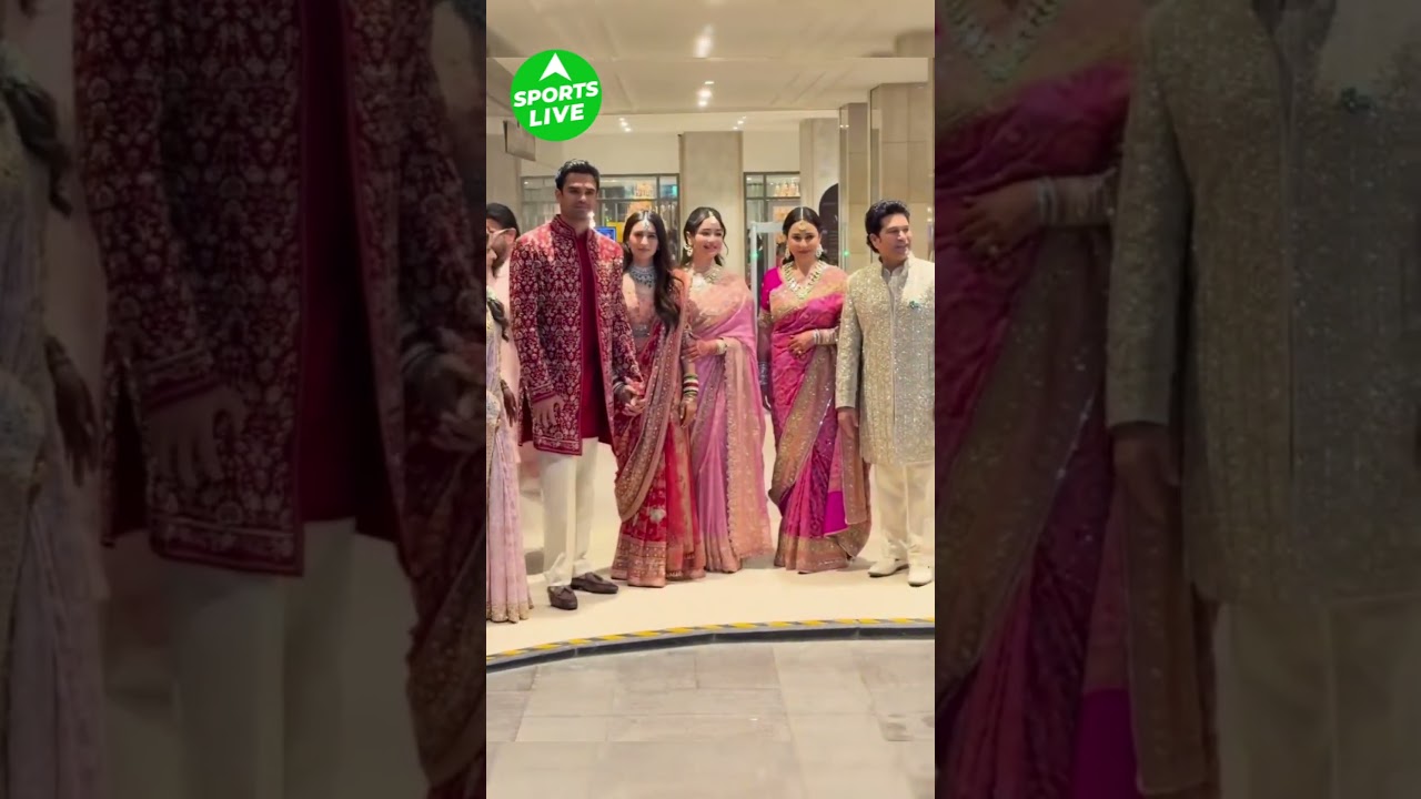 Tendulkar Family के साथ पहली बार दिखीं नई बहू Saaniya Chandok! #trendingnews #shorts