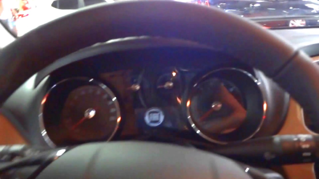 SAL&Atilde;O DE CURITIBA 2014 Fiat Linea Absolute Dualogic Plus 2015 aro 17 1.8 e.torQ 16v 132 cv 18,9 mkgf
