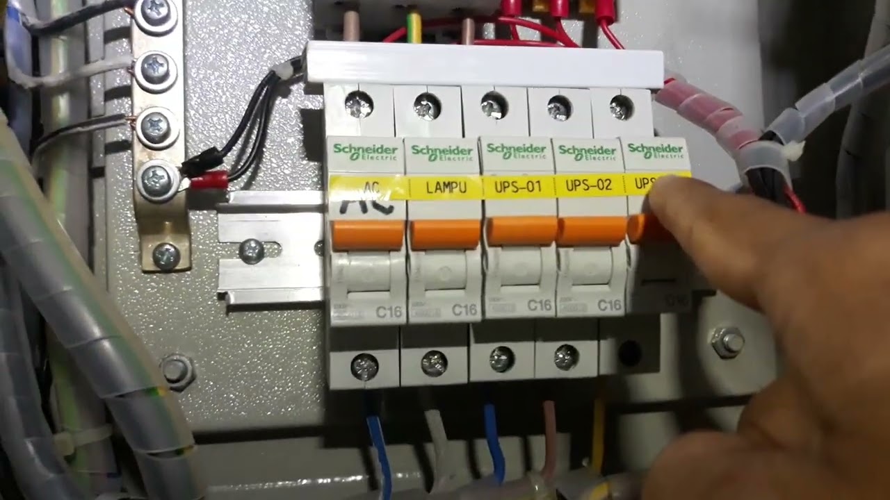 PANEL LISTRIK 3PHASE RUANG SERVER