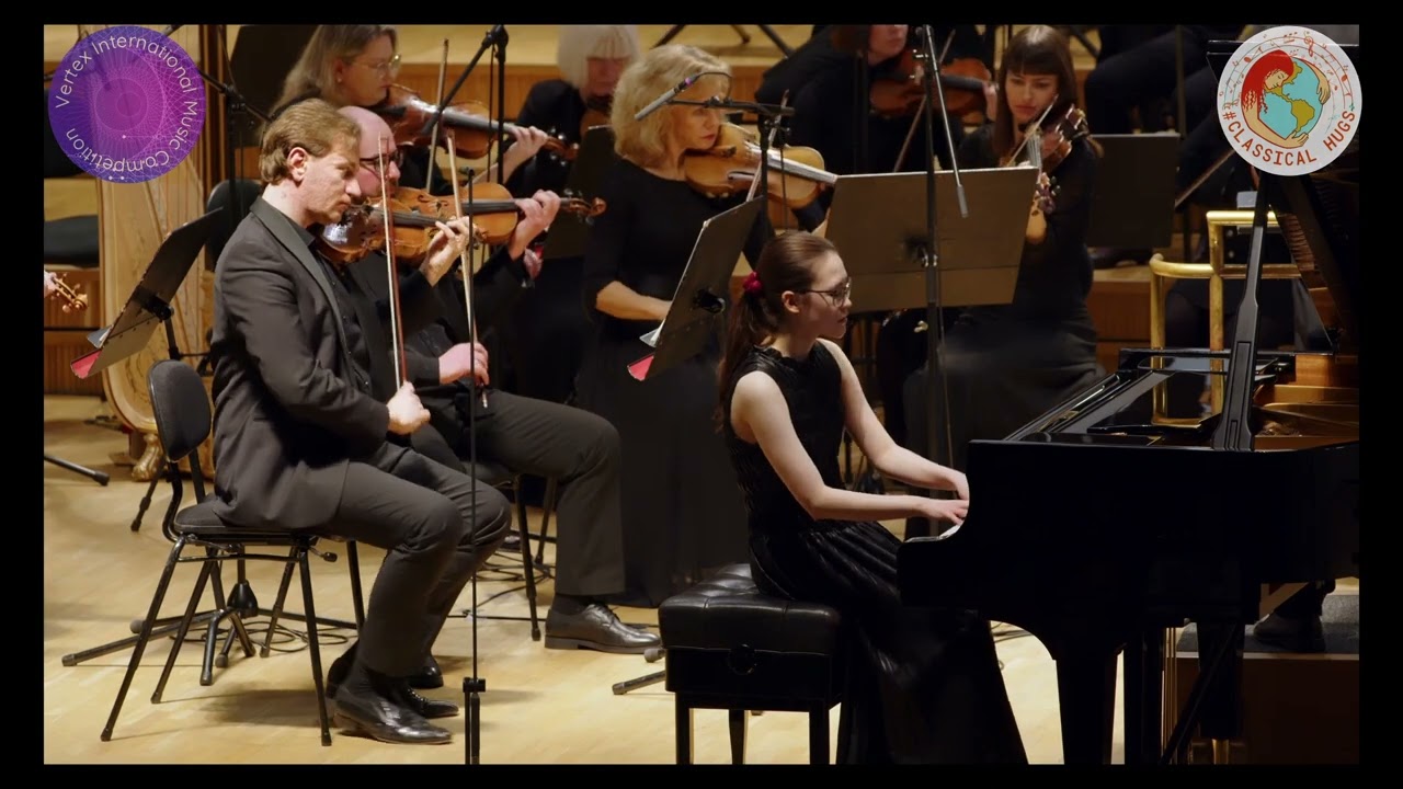 Asta Dora Finsdottir plays Rachmaninov