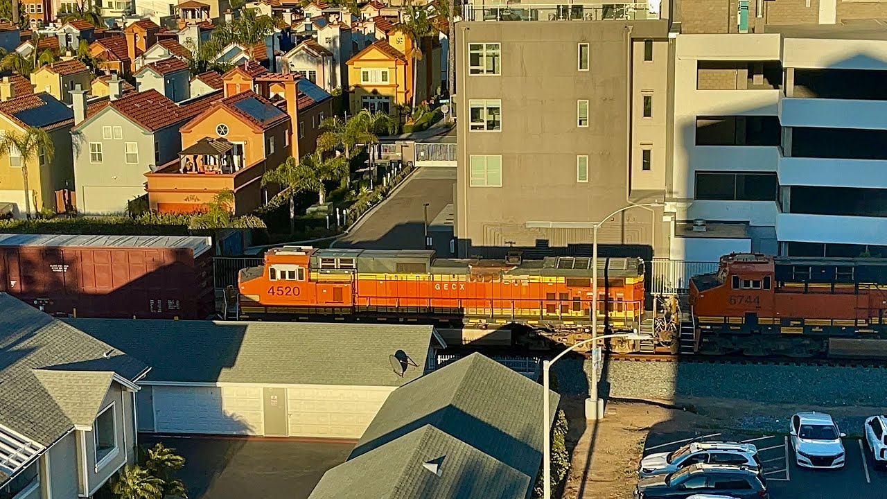 Christmas🎄Day Railfanning in Oceanside, CA, with a GECX Unit During My Vacation!