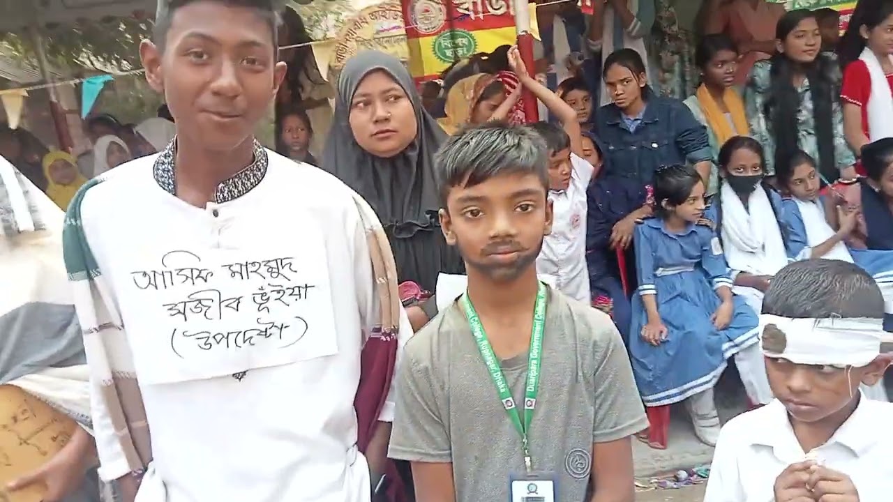 যেমন খুশি তেমন সাজো এই ইভেন্টে  সজ্জিত বাউনিয়াবাঁধ আইডিয়াল হাই স্কুলের  শিক্ষার্থীরা।