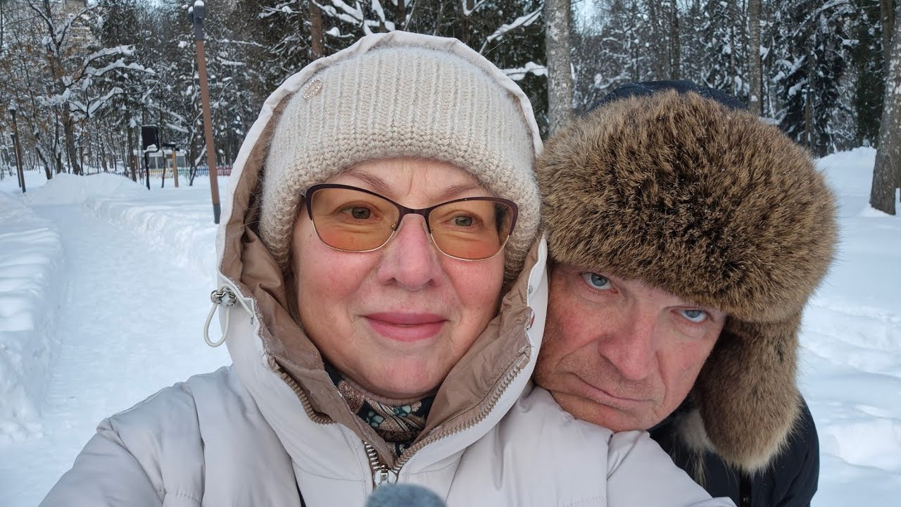 В баню,так в баню. 43 года вместе. Дачу завалило снегом - откапываемся