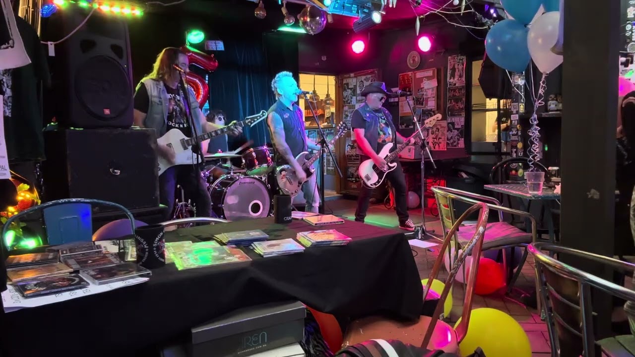 Simon Chainsaw and the liberators - “Starshooter”